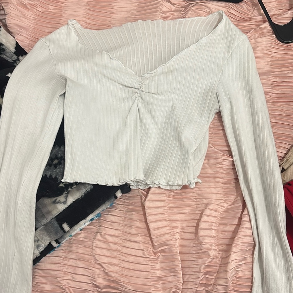 White long sleeve v neck crop top
